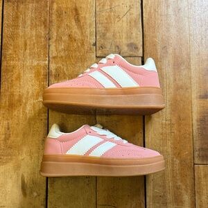 Link Pink White gum sole sneakers size 10 toddler girl new never worn